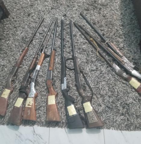 صور الأسلحة التي ضبطها مكتب مندوبية البيئة بكيفة